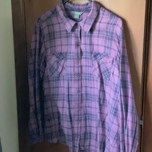 Women’s plaid shirt